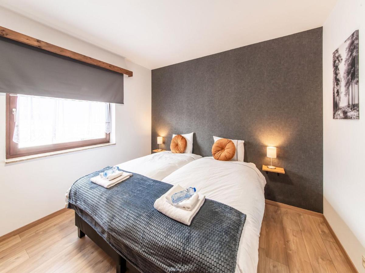 Beautiful Apartment For 7 Adults In マルメディ エクステリア 写真