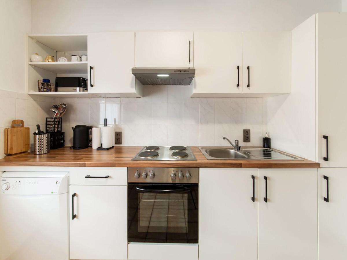 Beautiful Apartment For 7 Adults In マルメディ エクステリア 写真